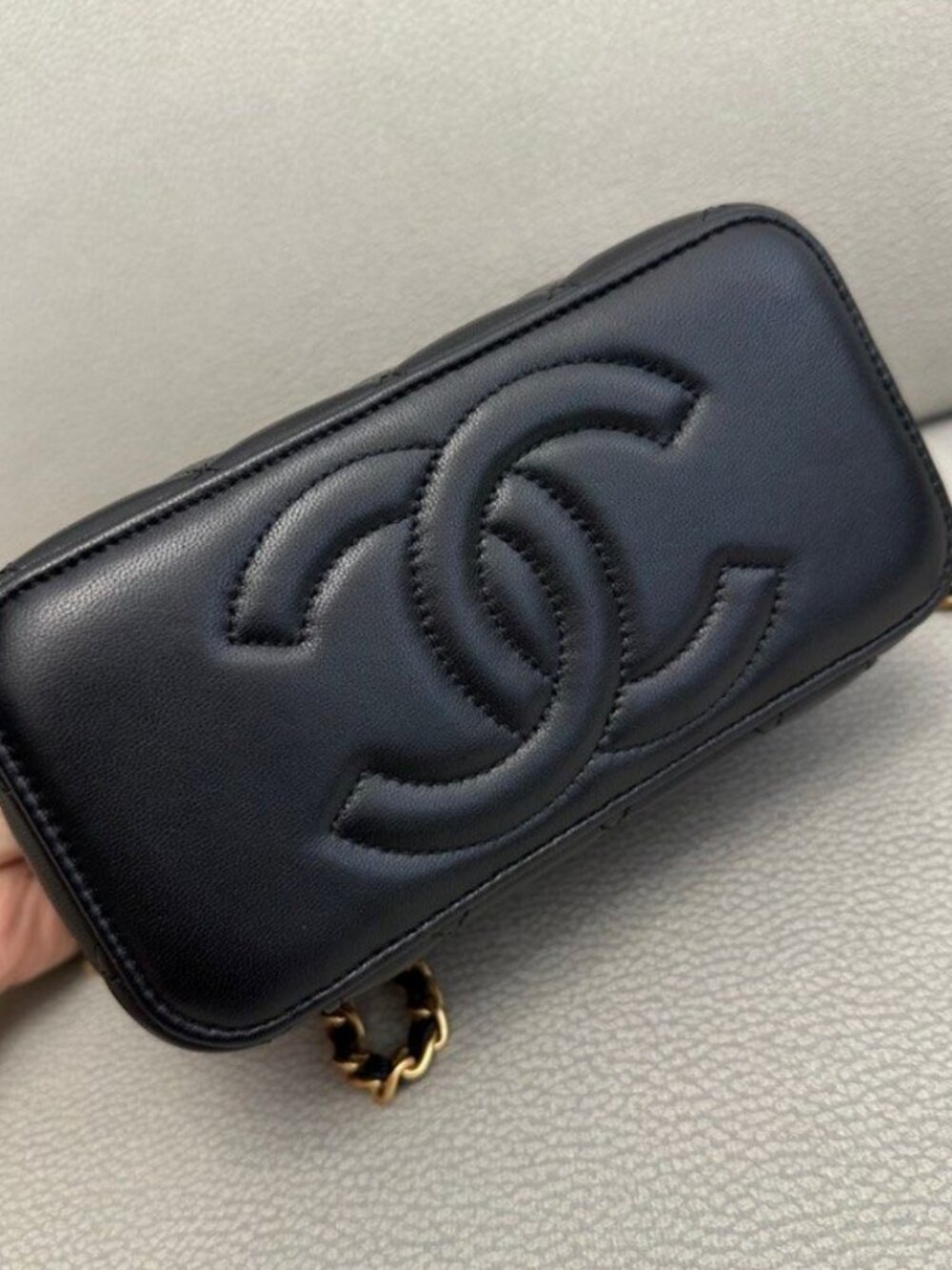 Chanel 24C Double Gold Ball Black Quilted Lambskin Chain Makeup Bag - Picture 3 of 9